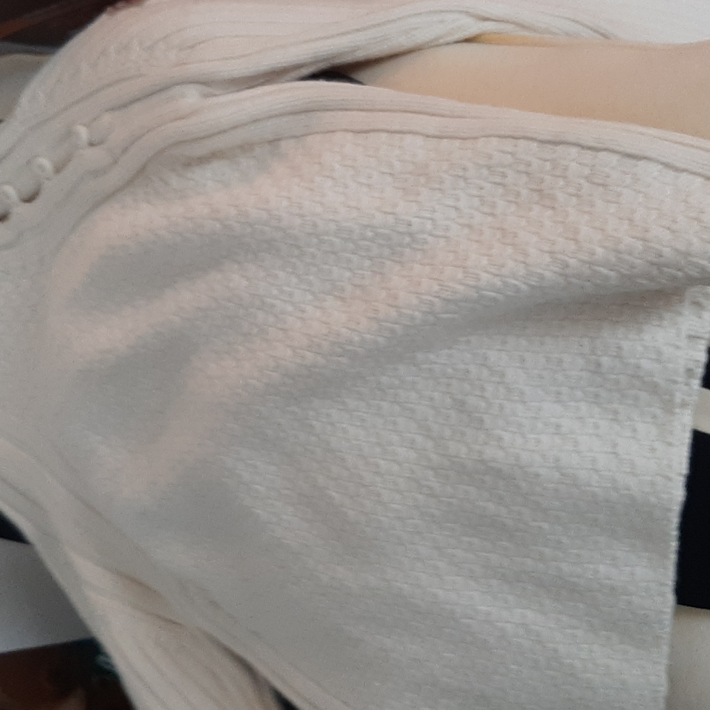 Sweater - Picture 3 of 4